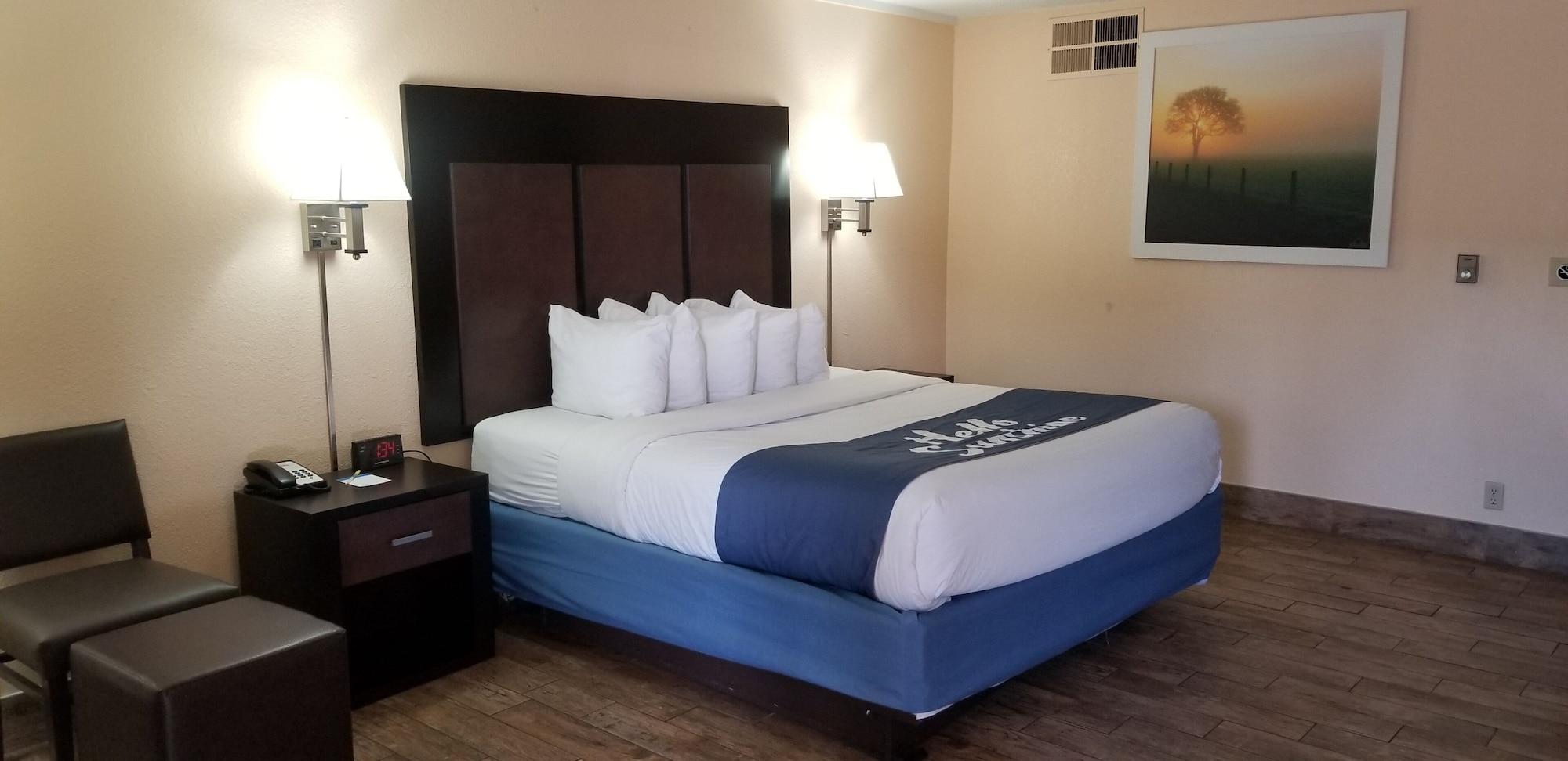 Days Inn & Suites By Wyndham Trinidad Eksteriør billede