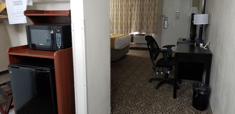 Days Inn & Suites By Wyndham Trinidad Eksteriør billede